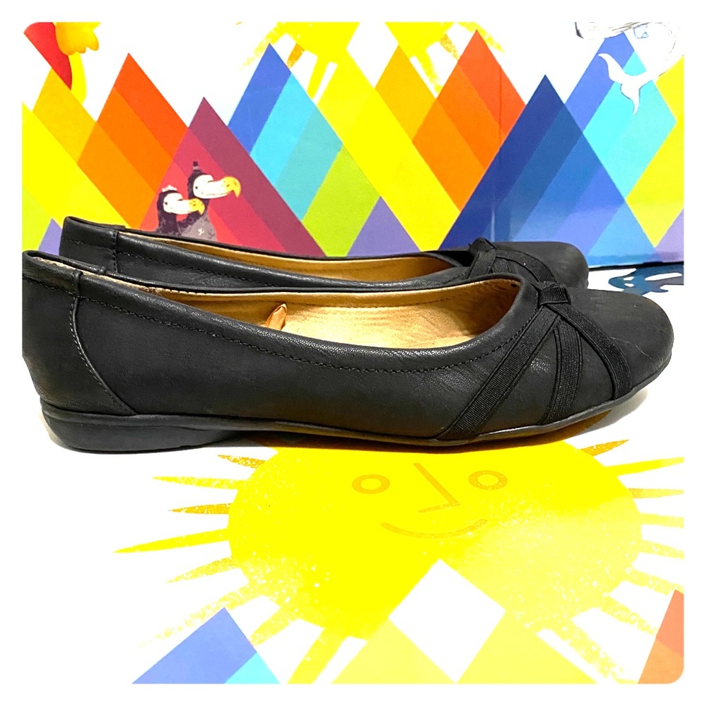 White Mt Women’s Slip on Flats shoes size 10